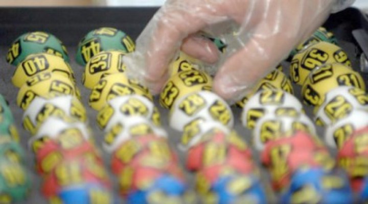 Numerele extrase duminică, 5 ianuarie. Premiul categoriei I la Loto 5/40, de peste 720.000 de lei, a fost câştigat